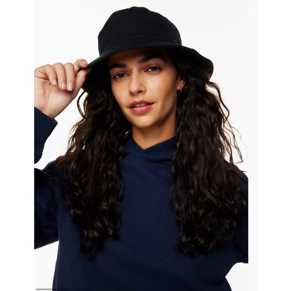 Aritzia banded bucket hat